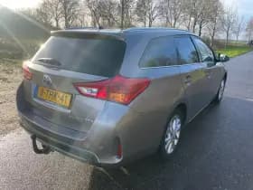 Toyota Auris thumbnail 5