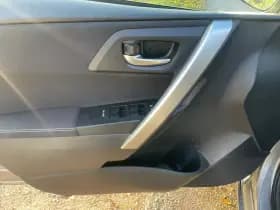 Toyota Auris thumbnail 9