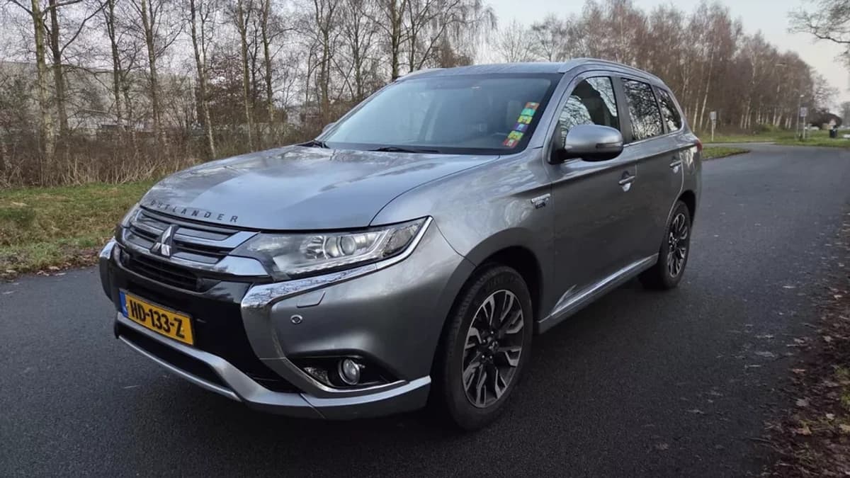 Mitsubishi Outlander — foto 1