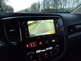 Mitsubishi Outlander thumbnail 3