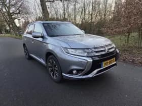 Mitsubishi Outlander thumbnail 4