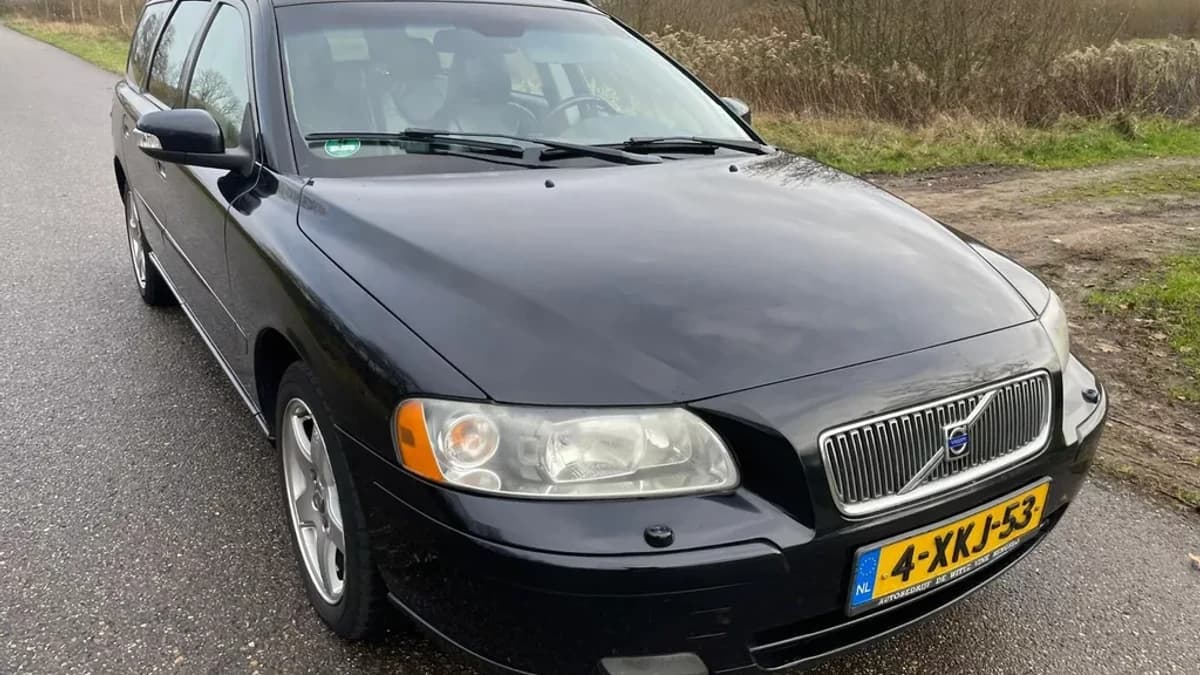 Volvo V70 — foto 1