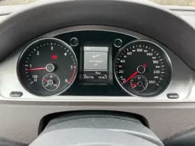 Volkswagen Passat thumbnail 12