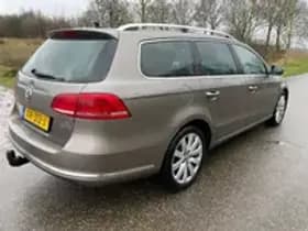 Volkswagen Passat thumbnail 16