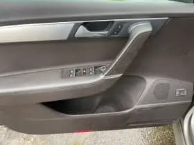 Volkswagen Passat thumbnail 3