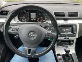 Volkswagen Passat thumbnail 4