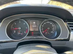 Volkswagen Passat thumbnail 11