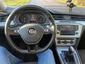 Volkswagen Passat thumbnail 10