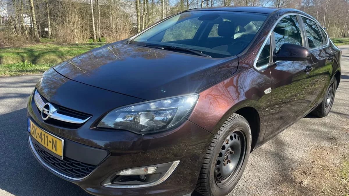 Opel Astra — foto 1