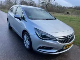 Opel Astra Sports Tourer thumbnail 2