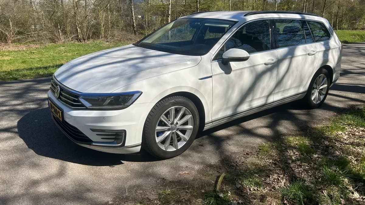 Volkswagen Passat — foto 1