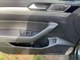 Volkswagen Passat thumbnail 9