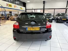Toyota Auris thumbnail 12