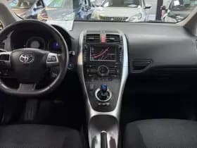 Toyota Auris thumbnail 17