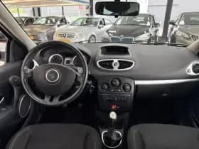 Renault Clio thumbnail 17