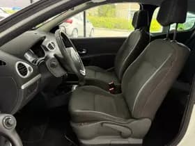 Renault Clio thumbnail 21