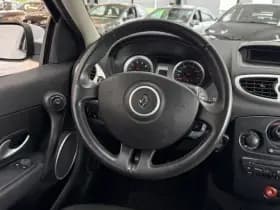 Renault Clio thumbnail 24