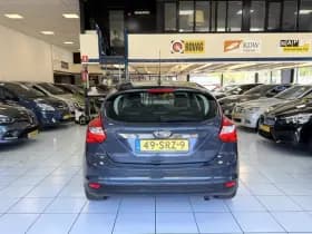 Ford Focus thumbnail 10