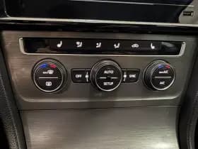 Volkswagen Golf thumbnail 26