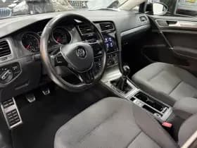 Volkswagen Golf thumbnail 27