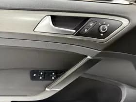 Volkswagen Golf thumbnail 28