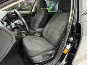 Volkswagen Golf thumbnail 30