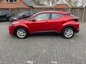 Toyota C-HR thumbnail 2