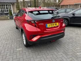 Toyota C-HR thumbnail 4