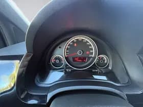 Volkswagen Up thumbnail 12