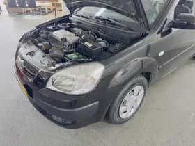 Kia Rio thumbnail 10