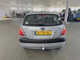 Kia Rio thumbnail 6