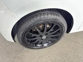 Volkswagen Up! thumbnail 11