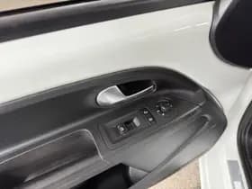 Volkswagen Up! thumbnail 14