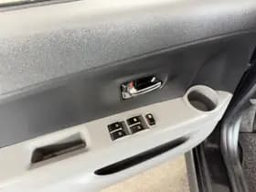 Daihatsu Sirion 2 thumbnail 13