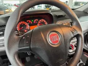 Fiat Punto thumbnail 17