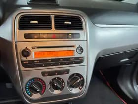 Fiat Punto thumbnail 18