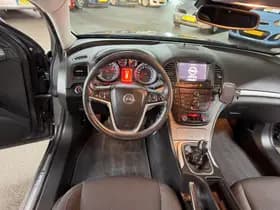 Opel Insignia Sports Tourer thumbnail 18