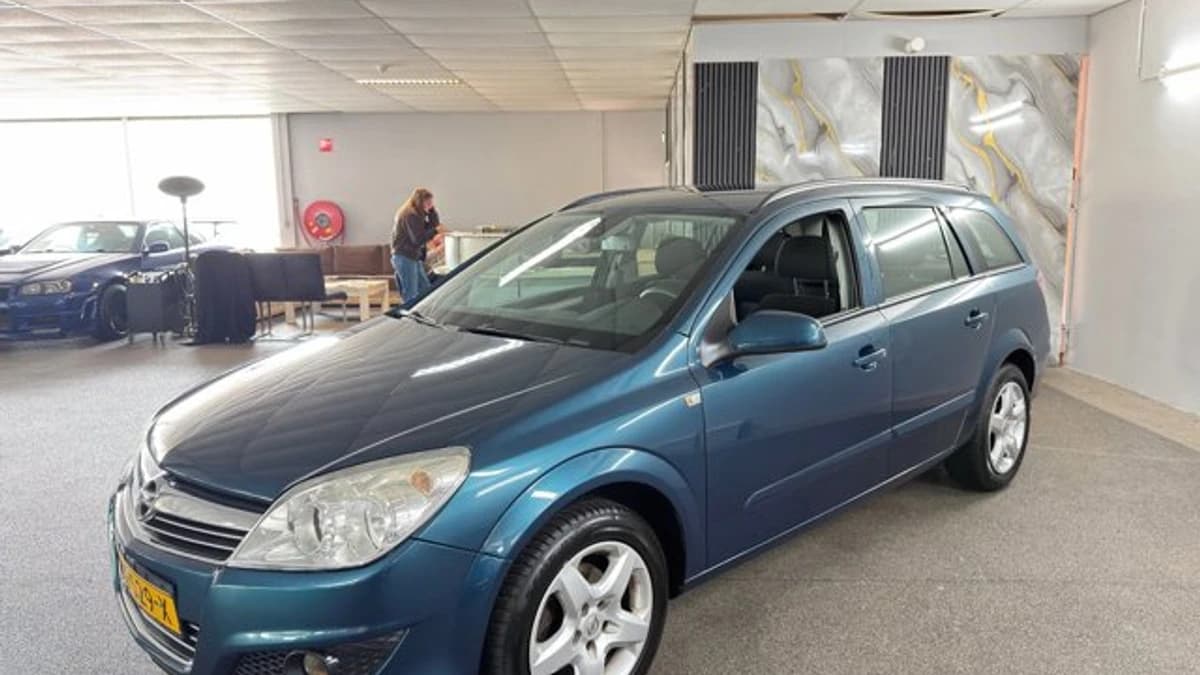 Opel Astra — foto 1