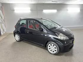 Toyota Aygo thumbnail 3