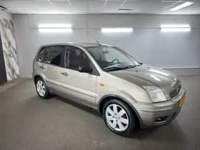 Ford Fusion thumbnail 3