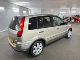 Ford Fusion thumbnail 5