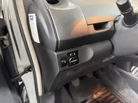 Toyota Yaris thumbnail 18