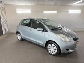 Toyota Yaris thumbnail 3