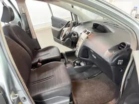 Toyota Yaris thumbnail 22