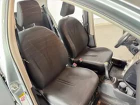 Toyota Yaris thumbnail 23