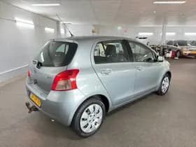 Toyota Yaris thumbnail 5