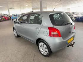 Toyota Yaris thumbnail 7