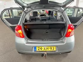 Toyota Yaris thumbnail 8