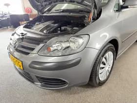 Volkswagen Golf thumbnail 10