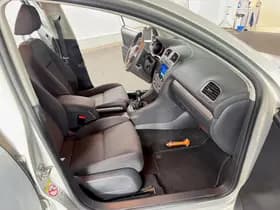 Volkswagen Golf thumbnail 21